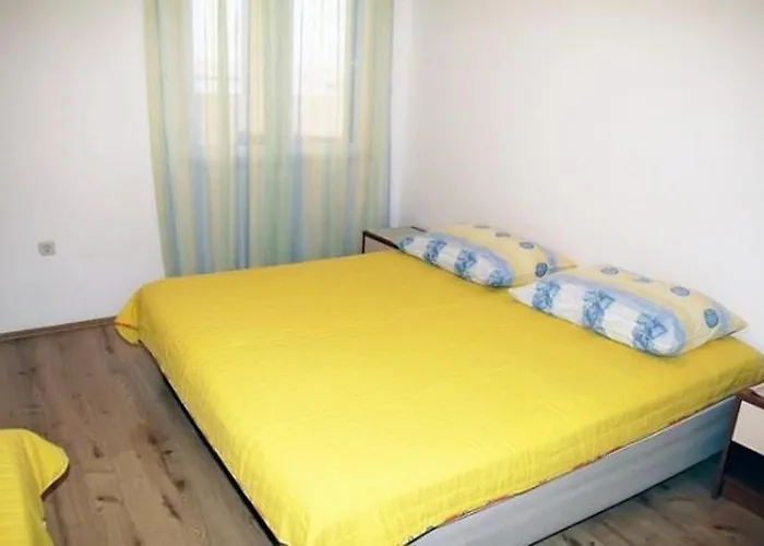 Apartments Sini